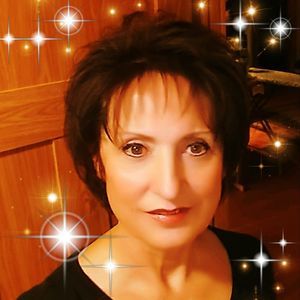 Meet your Posher, Connie